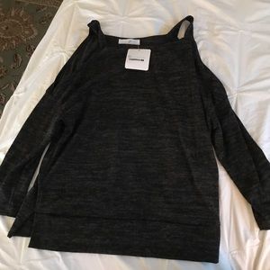 IInfinity Raine long sleeve cold shoulders top S